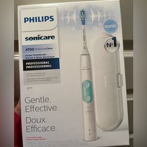NEW IN BOX Electronic Toothbrush- 4700 Sonic Care Toothbrush